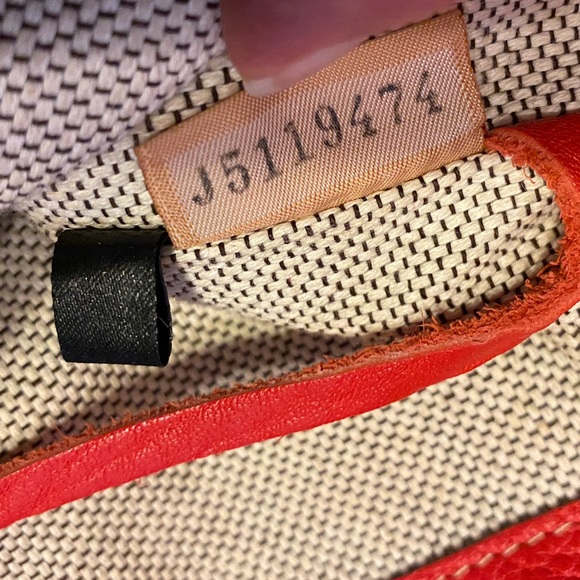 Authentic Dooney & Bourke Large Bag - Picture 7 of 8